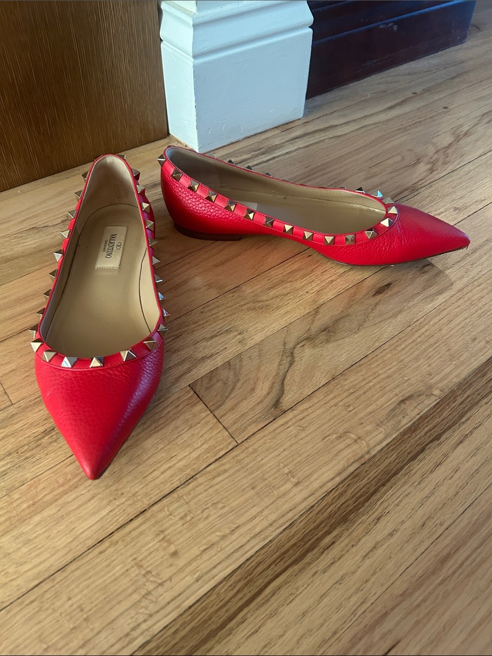 Valentino Red Pointed Rockstud Leather Flats in great condition! - Picture 2 of 11